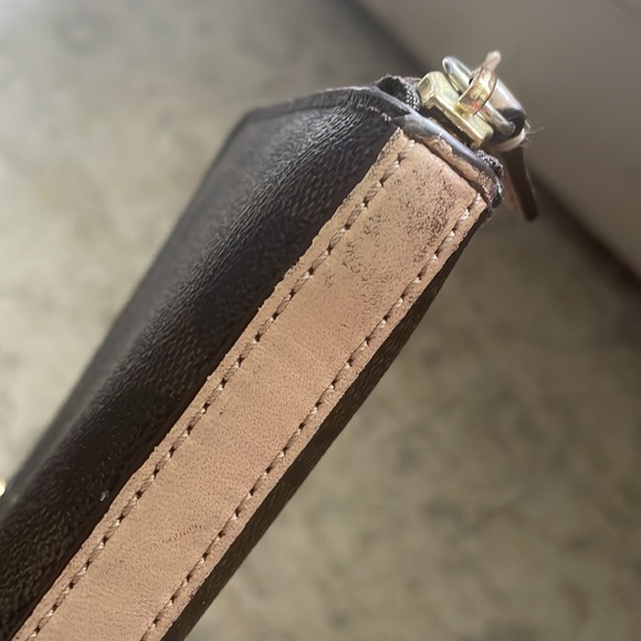 Coach Wallet - Picture 4 of 5